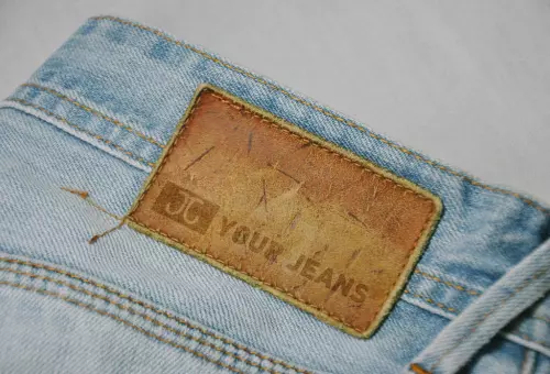 PSD мокап нашивки на джинсах