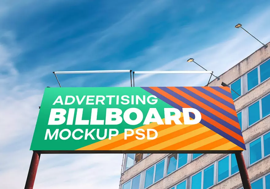 Скачать PSD мокап рекламного щита на фоне здания